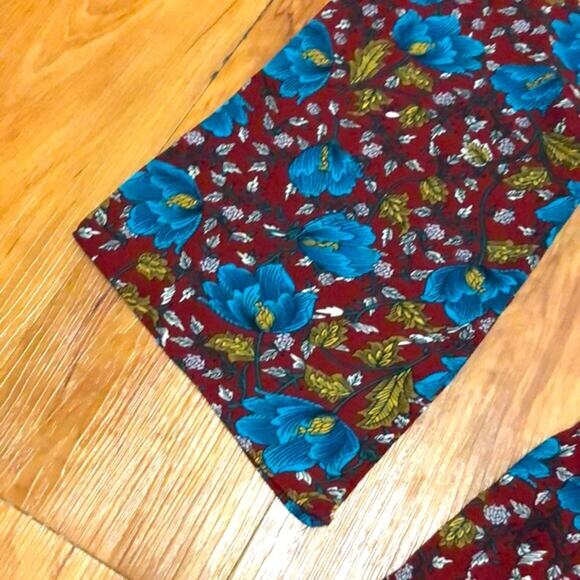 E.ssue Red Floral Off Shoulder Romper Size Small - Picture 4 of 11